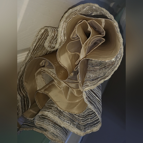 Jona Michelle Golden dress - Picture 11 of 13